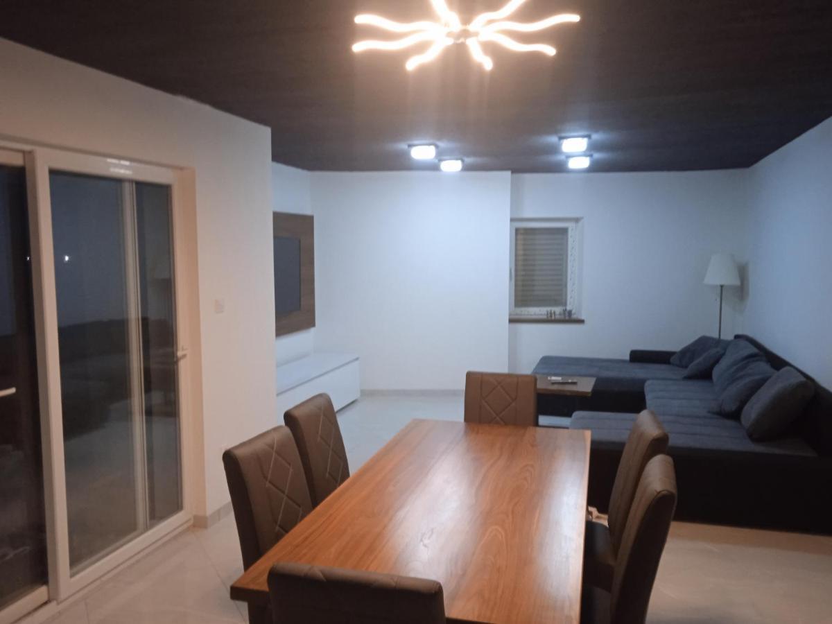 Anton Apartment Povlja  Luaran gambar