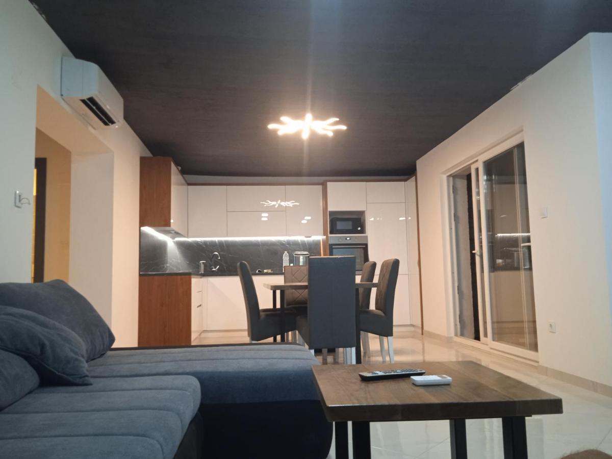 Anton Apartment Povlja  Luaran gambar
