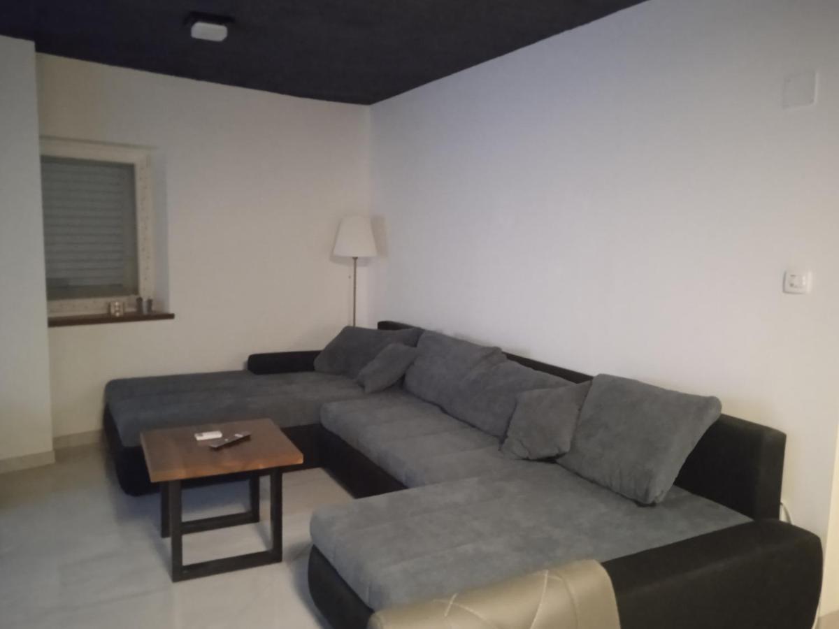 Anton Apartment Povlja  Luaran gambar