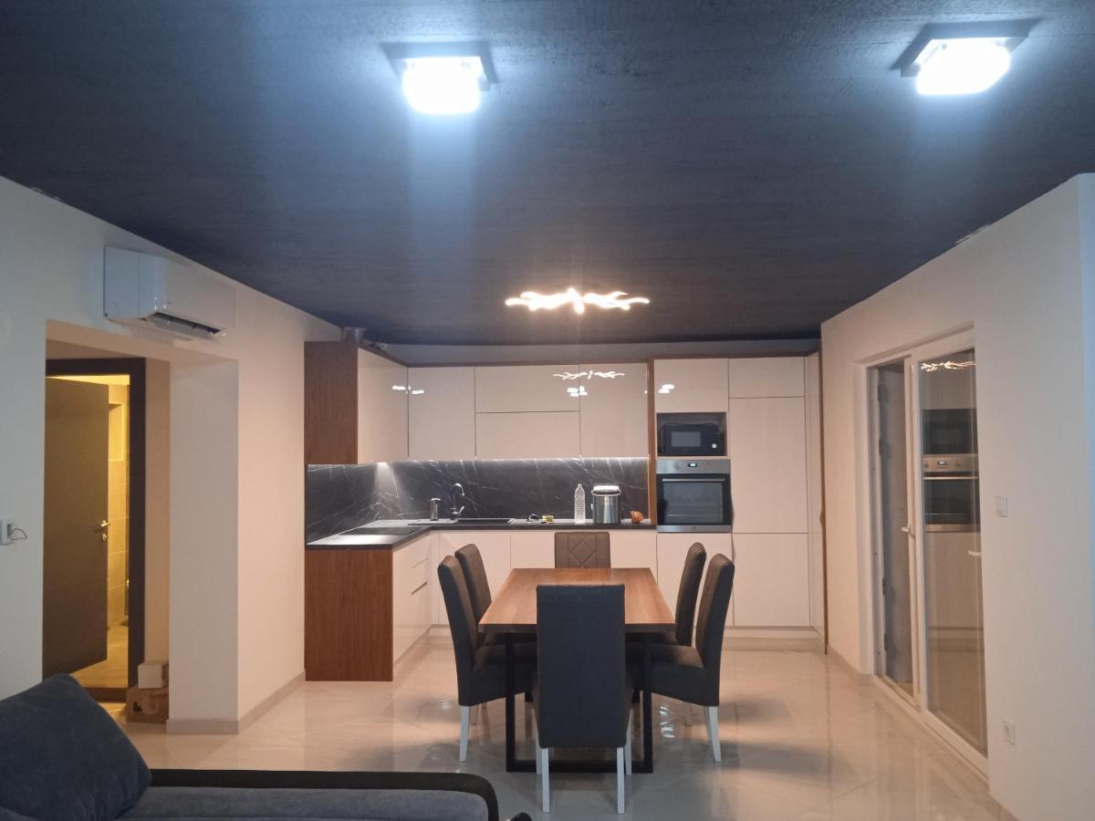 Anton Apartment Povlja  Luaran gambar